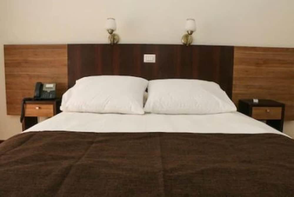 Hotel Plaza Nunoa
